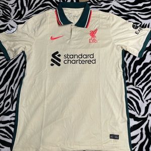 Liverpool 21-22 away jersey